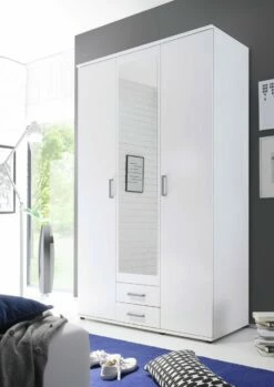 Z2 Drehtürenschrank 3-türig KARL 8 Z2 Drehtürenschrank 3-türig KARL -ZURBRUEGGEN Verkäufe 1040261 003