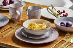 Van Well Kombiservice 24-tlg. Royal 12 Van Well Kombiservice 24-tlg. Royal -ZURBRUEGGEN Verkäufe 1189158 007