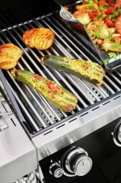 Rösle BBQ-Station 2022 Videro G4-S Vario+ Mit Abdeckhaube 33 Rösle BBQ-Station 2022 Videro G4-S Vario+ Mit Abdeckhaube -ZURBRUEGGEN Verkäufe 1244513 029