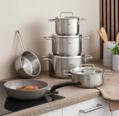 Fissler PURE Kochtopfset 5-tlg. + Gratis Bratpfanne Ceratal 24cm 12 Fissler PURE Kochtopfset 5-tlg. + Gratis Bratpfanne Ceratal 24cm -ZURBRUEGGEN Verkäufe 37240500 01 M001 t