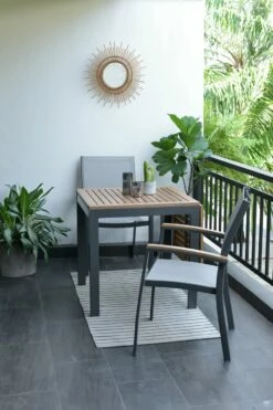 Ambia Garden Stapelsessel BURGENLAND 16 Ambia Garden Stapelsessel BURGENLAND -ZURBRUEGGEN Verkäufe 6798 005 SY 003 t