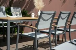 Ambia Garden Stapelsessel BURGENLAND 13 Ambia Garden Stapelsessel BURGENLAND -ZURBRUEGGEN Verkäufe 6798 005 SY 004